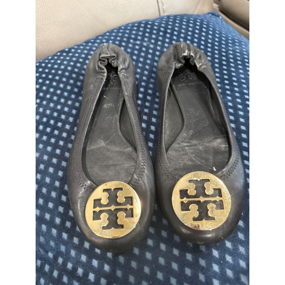 Tory Burch Reva Black Leather Ballet Flats Gold Logo Medallion Scrunch Back Shoe